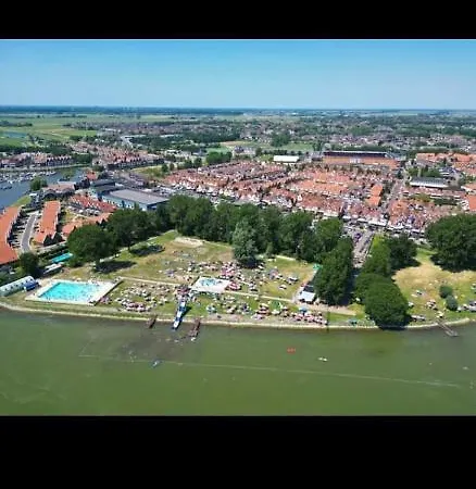 Casandra Volendam